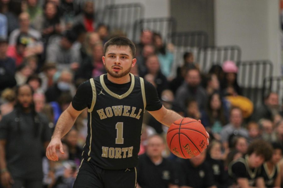 Varsity Boys Basketball Scores a Narrow Victory Against FHC [Photo Gallery]