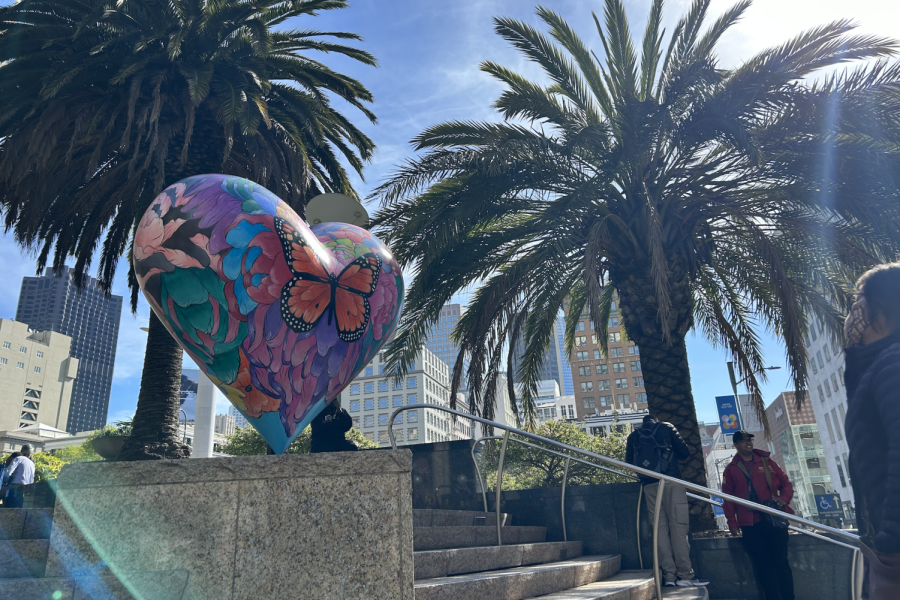 A statue of a Heart sits at the entrance of Union Station.