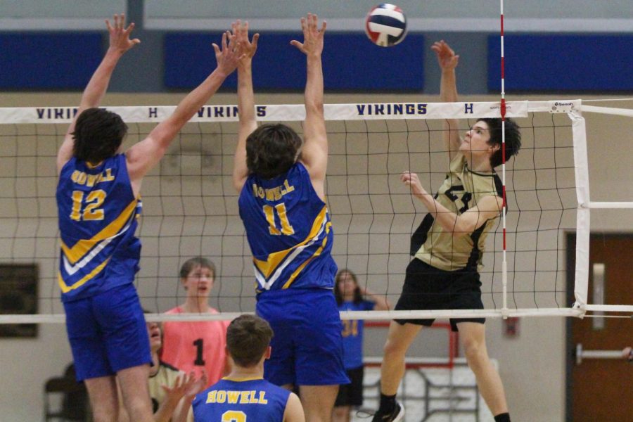 Varsity Boys Volleyball Defeats FHC [Photo Gallery]