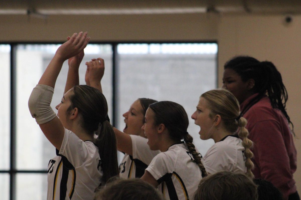 JV Girls Volleyball Defeat Francis Howell Central [Photo Gallery]