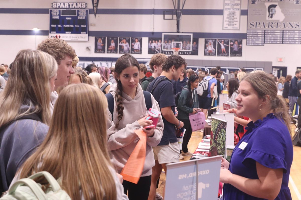 Juniors Visit FHC for the Annual College Fair [Photo Gallery]