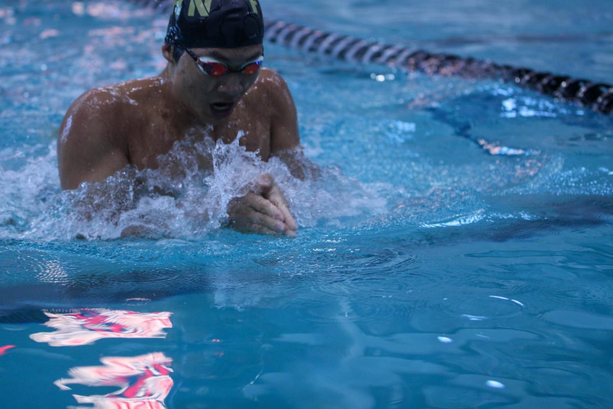 Senior Edward Lee Sets a New Record for FHN Swim