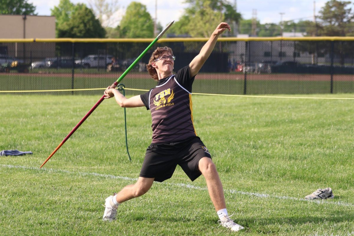 Track and Field Participates in Zumwalt North Invitational [Photo Gallery]