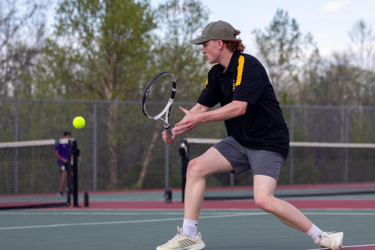 Boys Tennis loses to Fort Zumwalt West [Photo Gallery]